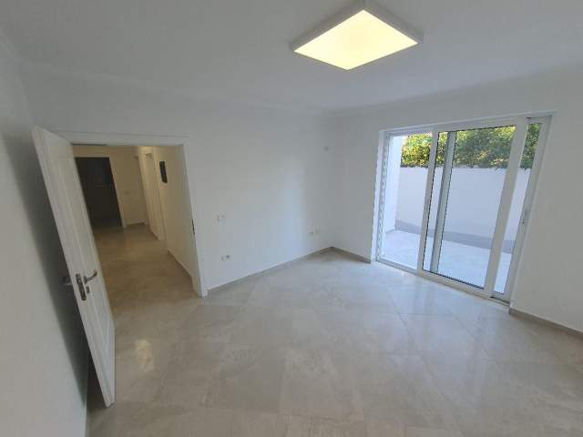 Tirane, jap me qera apartament 2+1+BLK Kati 1, 120 m² 600 Euro (rruga Ibrahim Rugova)