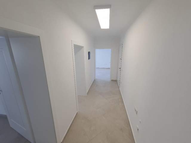 Tirane, jap me qera apartament 2+1+BLK Kati 1, 120 m² 600 Euro (rruga Ibrahim Rugova)