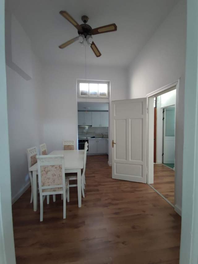 Tirane, jepet me qera Vile Kati 0, 272 m² 1.400 Euro (Qemal Stafa)