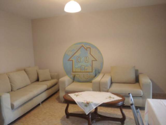 Tirane, jepet me qera apartament 2+1 Kati 4, 92 m² 420 Euro (Rruga e Durresit)