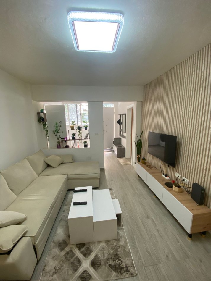 Tirane, jepet me qera 1+1 Kati 1, 60 m² 550 € (Zogu i Zi, Rruga Vellezerit Manastirli)
