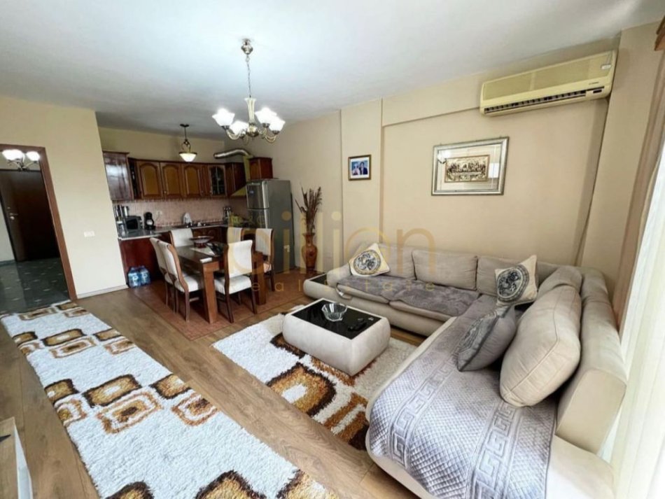 Tirane, jepet me qera apartament 3+1 Kati 6, 140 m² 700 € (Ish Stacioni i Trenit, Tirana, Albania)