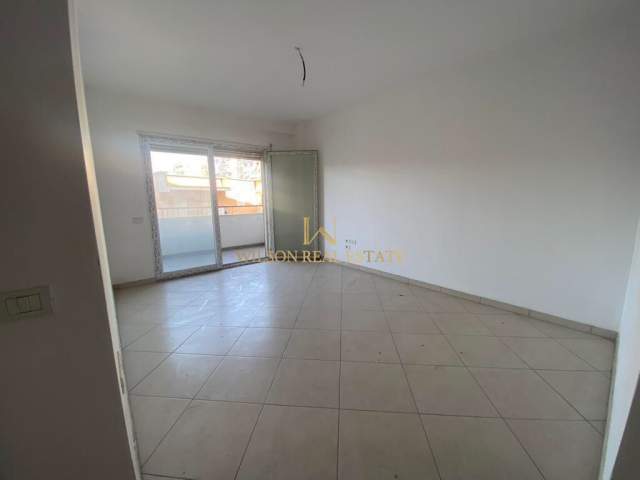 Tirane, shitet apartament 2+1+BLK Kati 4, 1.113 m² 1.600 Euro/m2 (Komuna e Parisit)