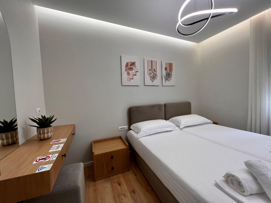 Tirane, jepet me qera apartament 2+1 Kati 3, 80 m² 800 € (Rruga Pjeter Budi)