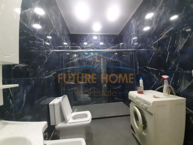 Tirane, jepet me qera zyre Kati 3, 180 m² 2.000 Euro (bllo)