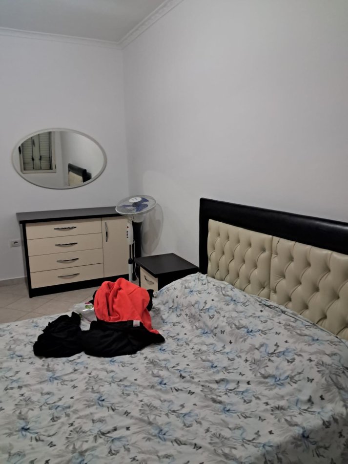Tirane, jepet me qera apartament 2+1 Kati 5, 120 m² 400 € (Yzberisht)