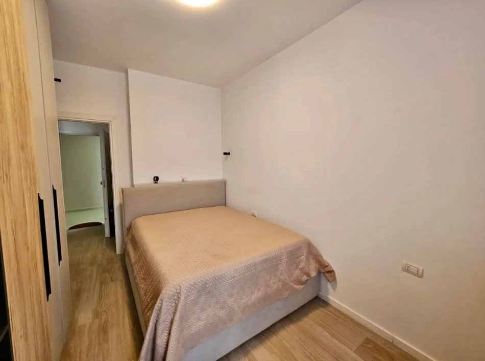 Tirane, jepet me qera apartament 1+1 Kati 8, 70 m² 550 € (Don bosko)
