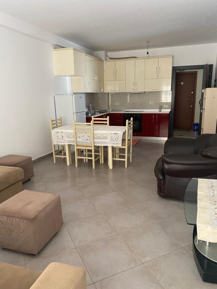 Tirane, jepet me qera apartament 2+1 Kati 4, 85 m² 450 € (Kodra e diellit)