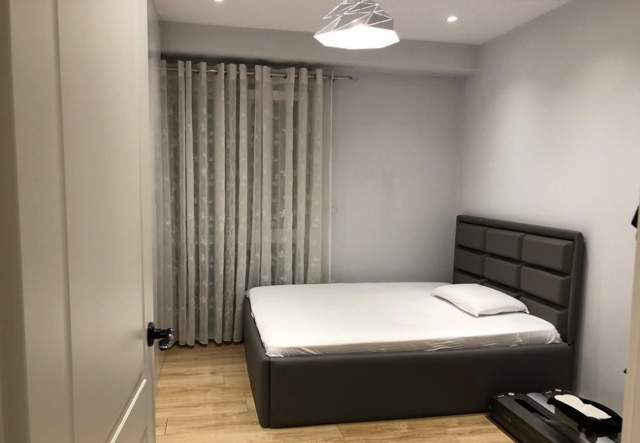Tirane, shitet apartament 103 m² 199.000