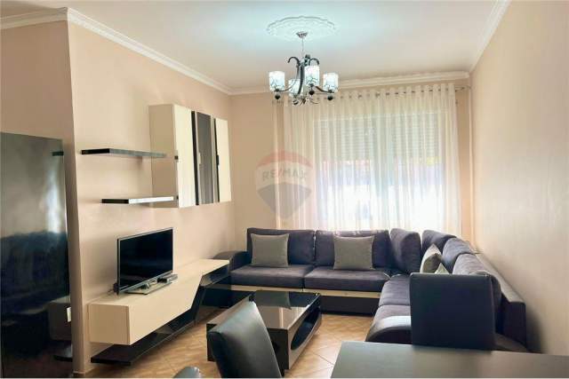 Tirane, jepet me qera apartament 2+1 Kati 2, 85 m² 430 Euro (Rruga Muhamet Deliu)