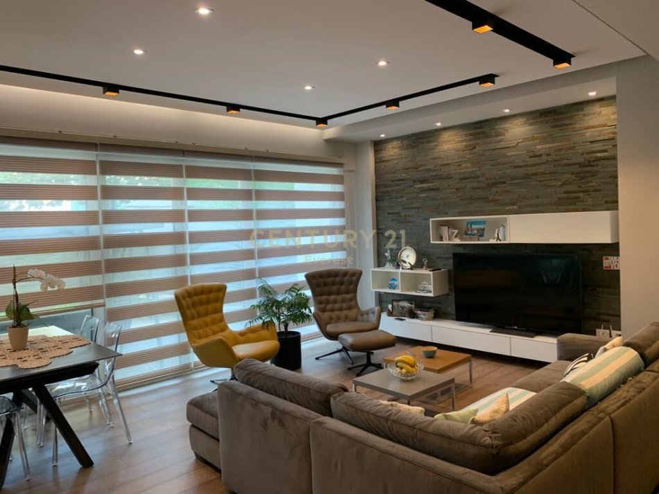 Tirane, shitet Vile 3 Katshe , 394 m² 820.000 € (PRANE AMBASADES AMERIKANE)