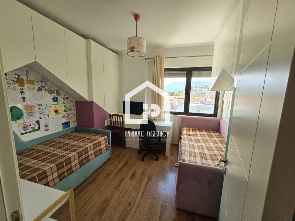 OKAZION: Tirane, shitet 3+1+Aneks+Ballkon Kati 3/ 195.000 € (KOMBINAT)