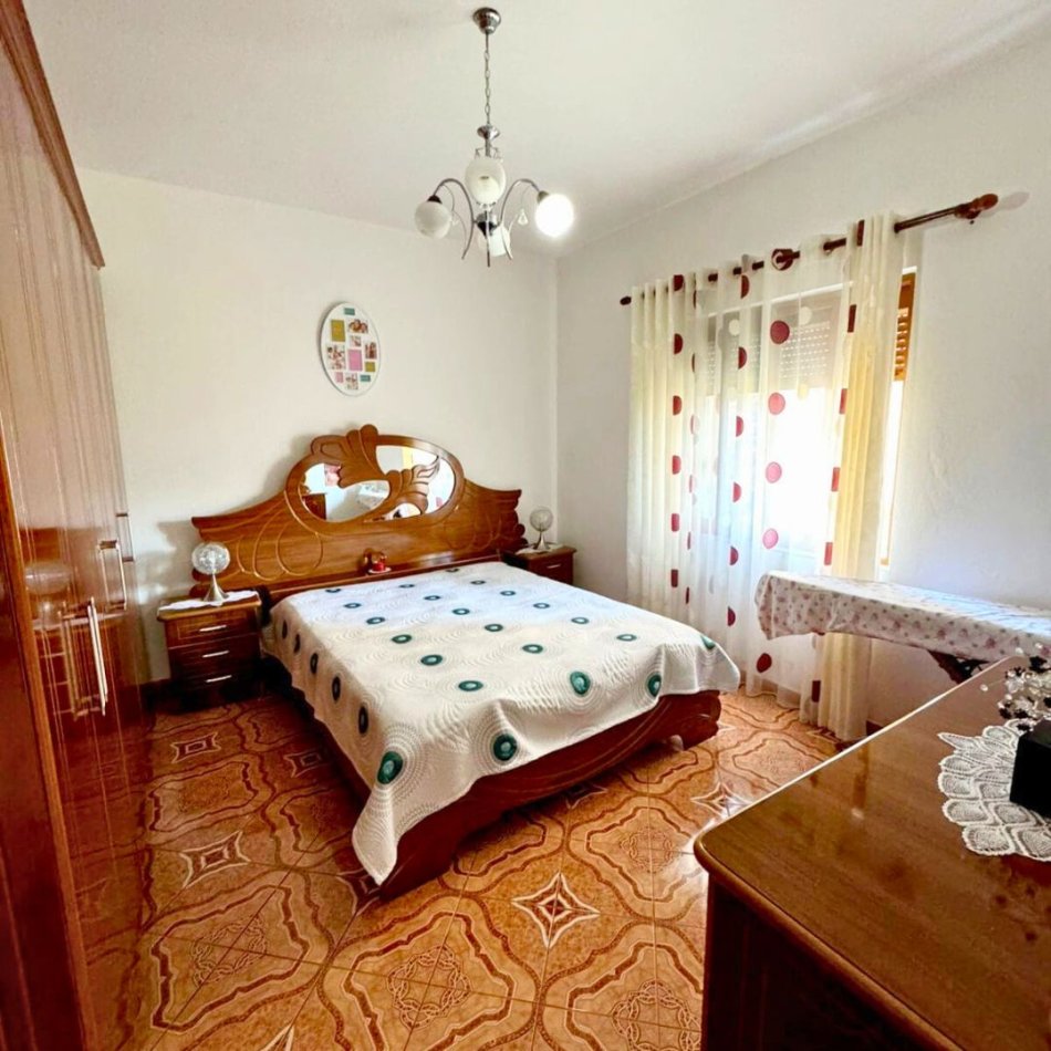 Kavaje, shitet shtepi 4+1+Aneks+Ballkon Kati 2, 950 m² 139.000 € (Zona afer ish Prokurorise, Kavaje,)