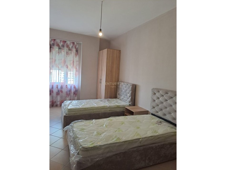 Tirane, jepet me qera apartament 2+1 Kati 3, 450 m² 450 € (Fresk)