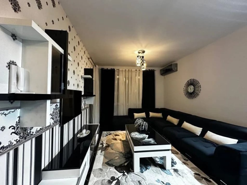 Tirane, jepet me qera apartament 3+1 , 115 m² 680 € 