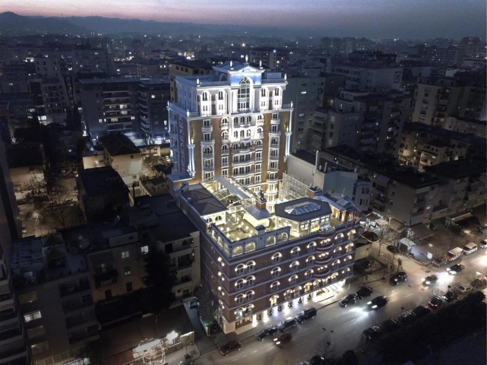 Tirane, shitet ambjent biznesi Kati 0, 201 m² 80.000 € (bllok)