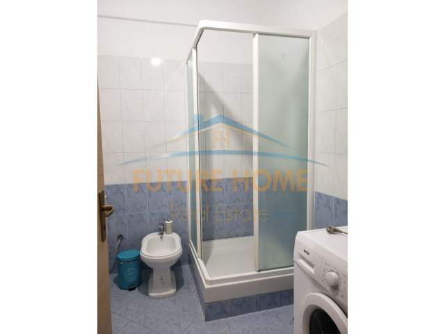 Tirane, shes apartament 1+1+BLK Kati 3, 82m² 95.000 Euro (Rruga e Barrikadave)