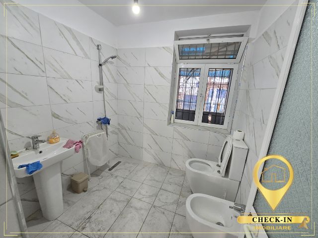 Tirane, jepet me qera apartament 1+1+Aneks+Ballkon Kati 0, 67 m² 600 € (Xheko Imperial)