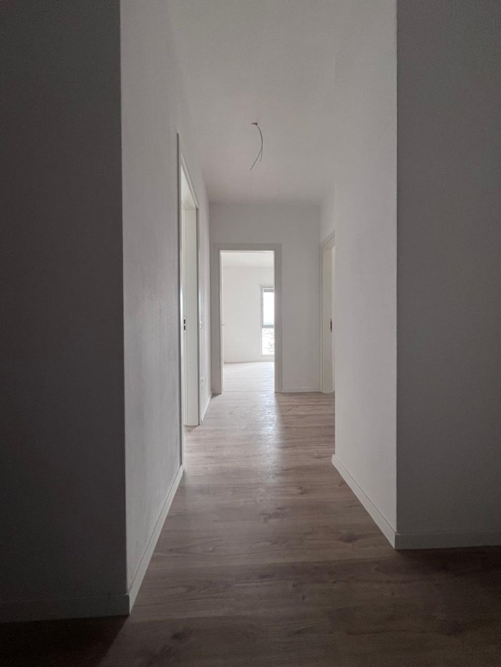 Tirane, shitet apartament 2+1+Ballkon Kati 8, 110 m² 99.000 € 