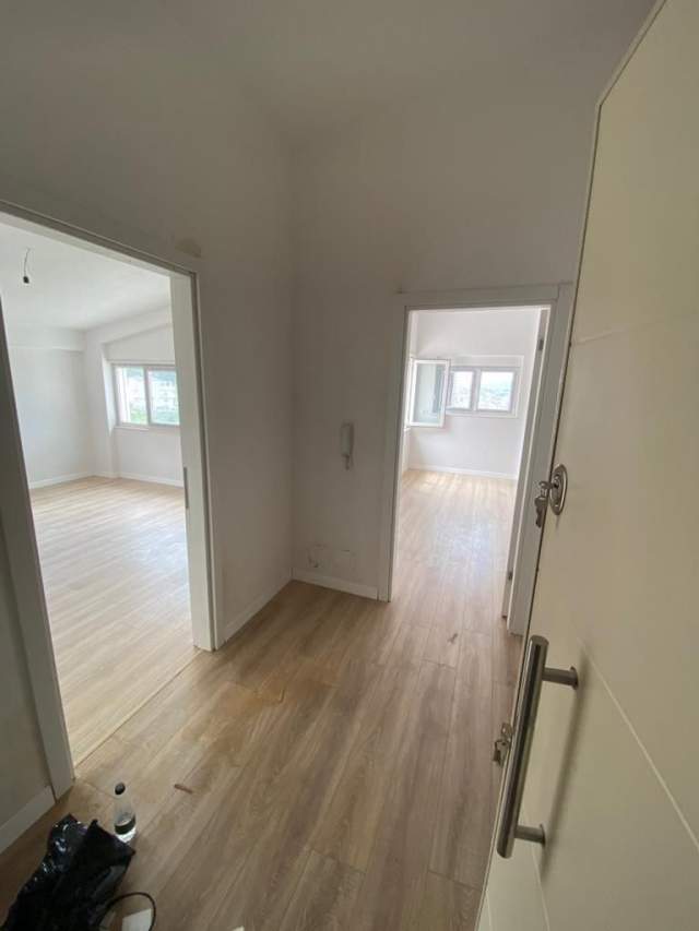 Tirane, shitet apartament 1+1+A Kati 4, 70 m² 67.000 Euro (Fresku)