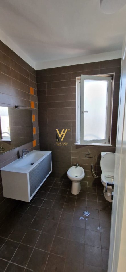 Tirane, shitet apartament 2+1+Ballkon Kati 4, 102 m² 200.000 € (KOPSHTI ZOOLOGJIK)