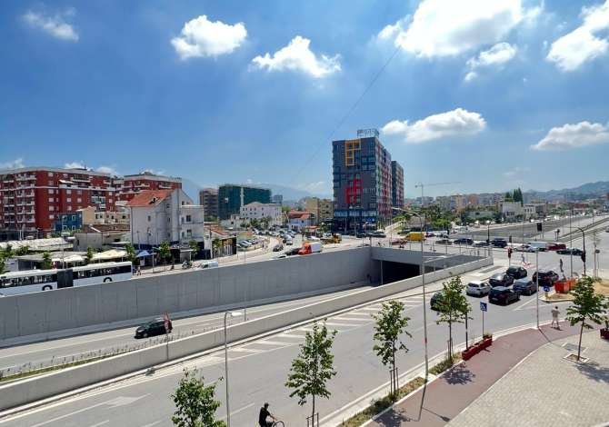 Tirane, jepet me qera dyqan Kati 0, 35 m² 600 € (Astir)
