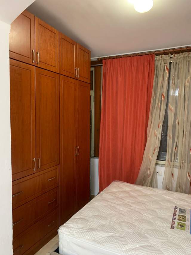 Tirane, jepet me qera apartament 1+1 Kati 1, 40 m² 35.000 Leke (Gjimnazi Partizani)