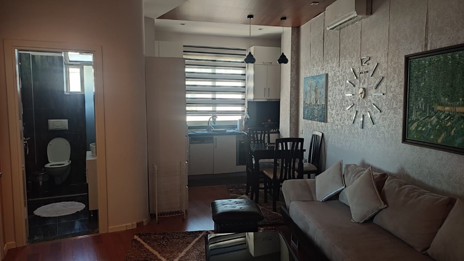 Tirane, jepet me qera apartament 2+1+Ballkon, Kati 3, 73 m² 520 € (Ish Uzina Dinamo)