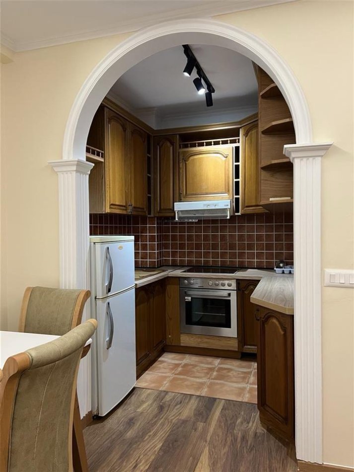 Tirane, jepet me qera apartament 1+1 Kati 1, 68 m² 570 € (rruga vllazen huta)