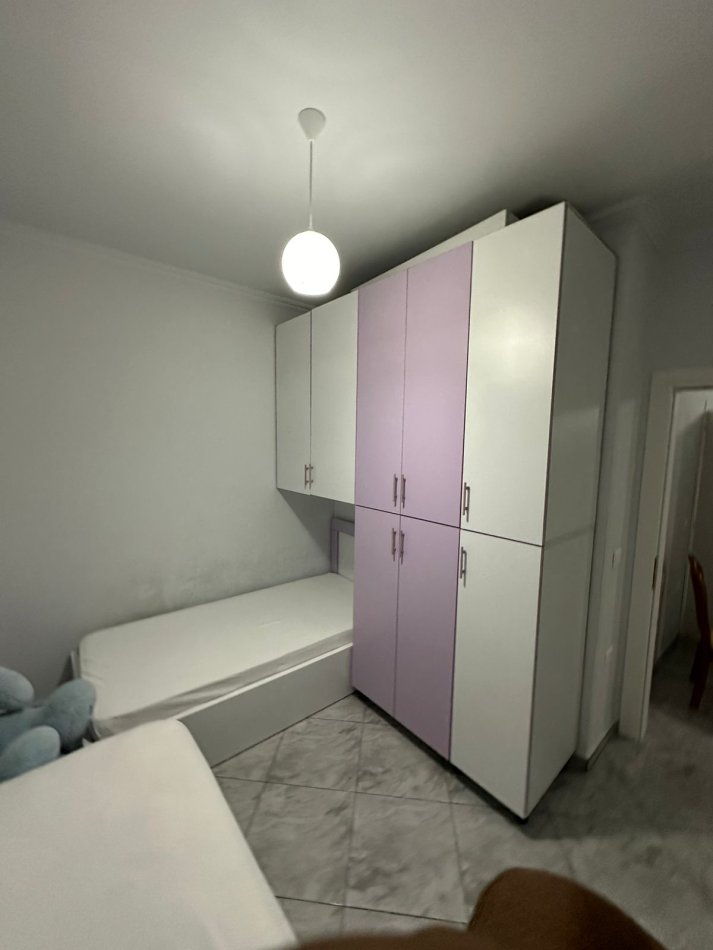 Tirane, jepet me qera apartament 2+1 Kati 2, 75 m² 470 € (Astir)