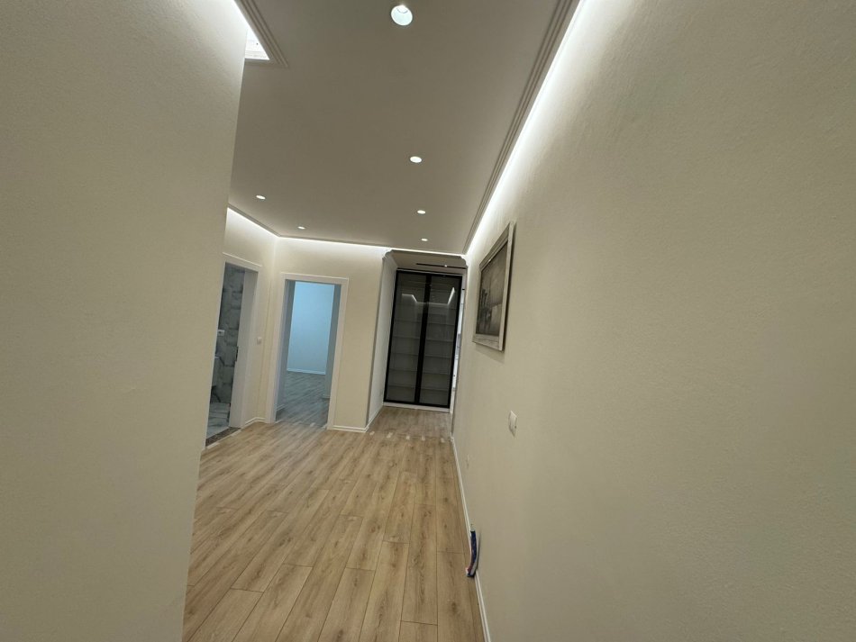 Tirane, shitet apartament 3+1+2, Kati 3, 145 m² 220,000 € prane Kopshtit Zoologjik