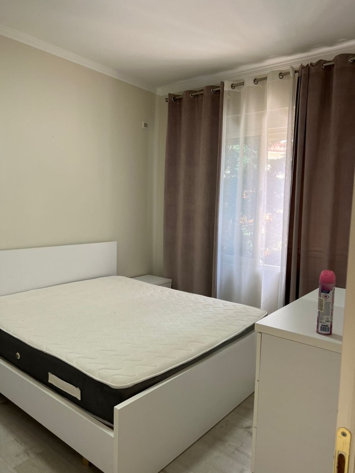 Tirane, shitet apartament 2+1+Ballkon Kati 3, 97 m² 130,000 € (Astir, Rruga Mikel Maruli)