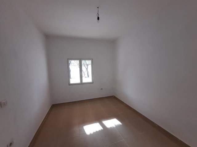 Tirane, jepet me qera shtepi 1+1+A+BLK Kati 1, 85 m² 240 Euro (Rruga Don Bosko)