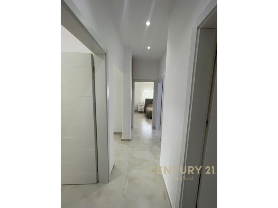 Tirane, jepet me qera apartament 3+1+Aneks+Ballkon Kati 1, 120 m² 750 € (Sauk i vjeter , Pamja)