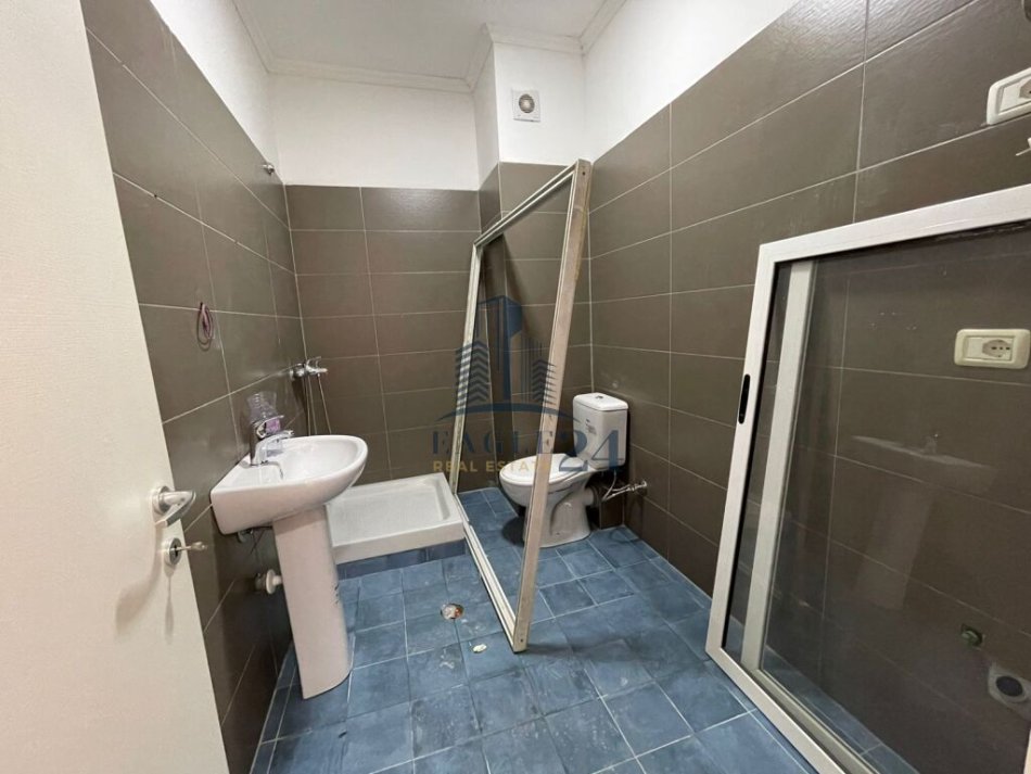 Tirane, shitet apartament 2+1 Kati 1, 109 m² 175.200 € (Ali Dem)