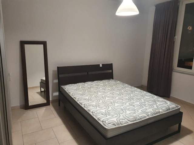 Tirane, jepet me qera apartament 1+1 Kati 5, 75 m² 400 Euro (todi shkurti)