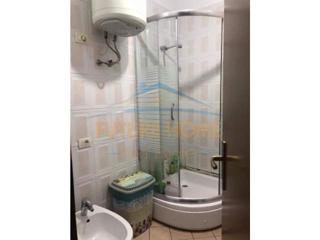 Tirane, shes apartament 3+1 Kati 1, 92 m² 120.000 Euro (RRUGA MUHAMET GJOLLESHA)