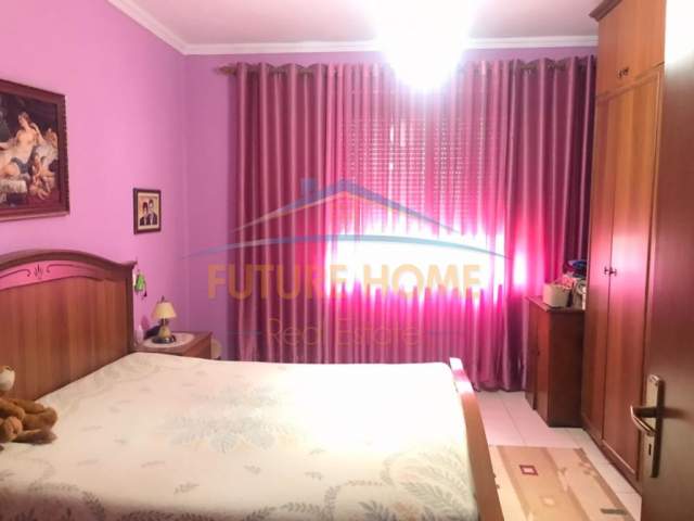 Tirane, shes apartament 3+1 Kati 1, 92 m² 120.000 Euro (RRUGA MUHAMET GJOLLESHA)