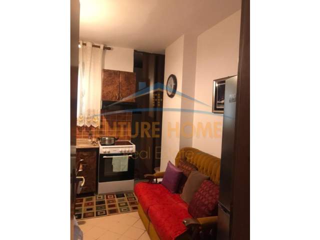 Tirane, shes apartament 3+1 Kati 1, 92 m² 120.000 Euro (RRUGA MUHAMET GJOLLESHA)
