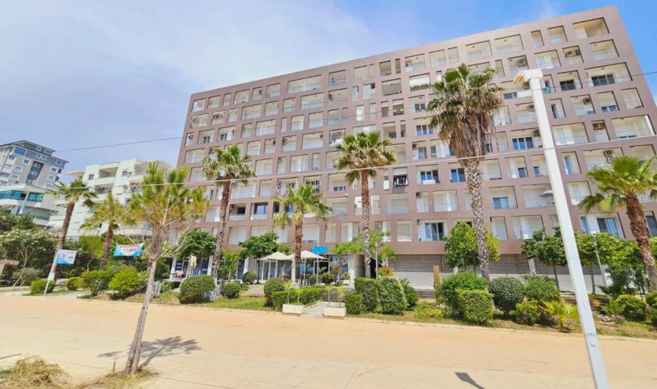 Durres, shes dyqan Kati 1, 186 m² 322.000 € (Durres, Hotel Majestic)