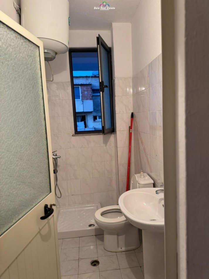 Tirane, jap me qera apartament 2+1 Kati 3, 95 m² 600 € (ish restorant durres)