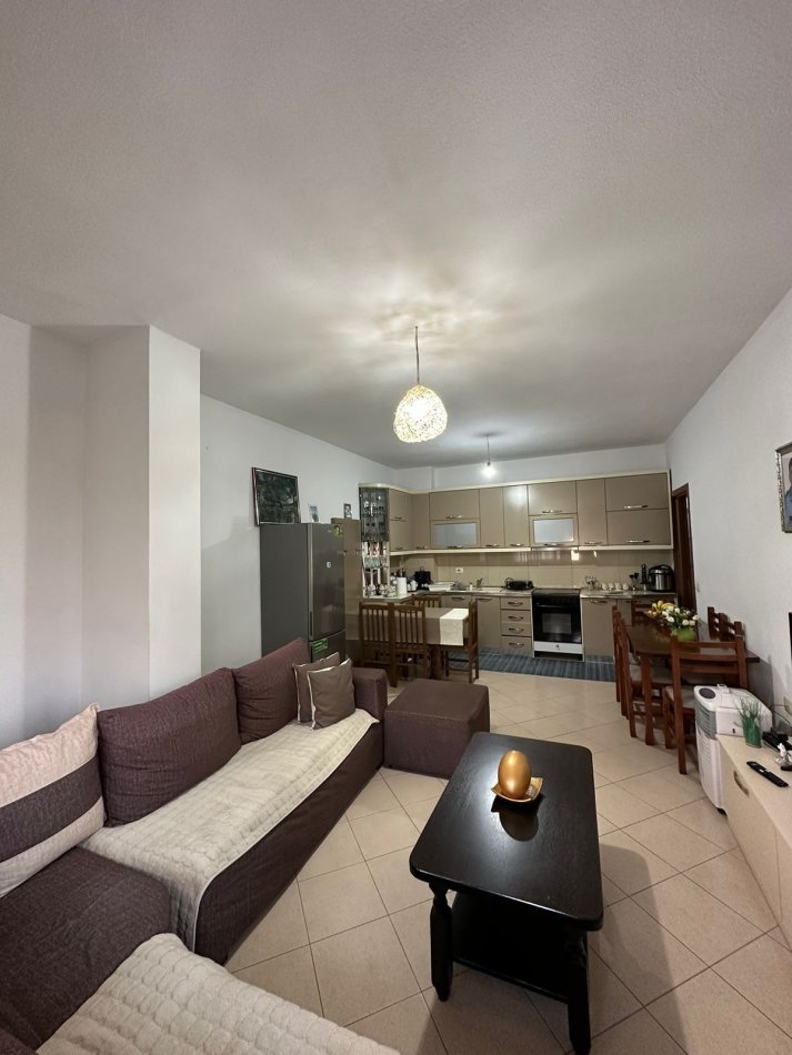 Tirane, shitet apartament 2+1+Ballkon Kati 5, 97 m² 110.000 € (Besim Alla)