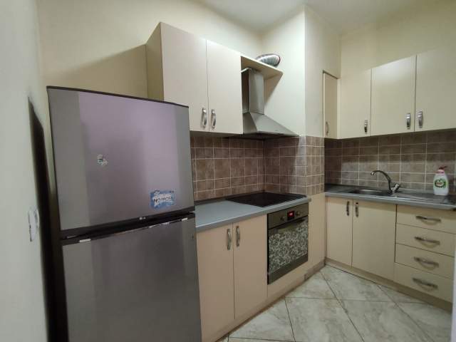 Tirane, jepet me qera apartament 1+1 Kati 3, 40 m² 350 Euro (Rruga barrikadave)