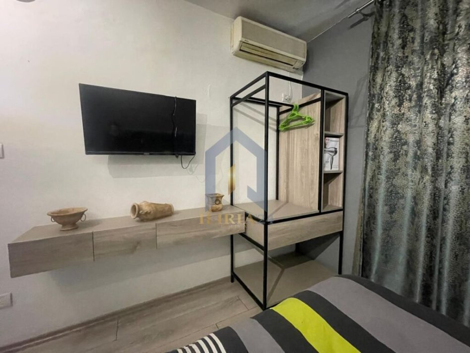 Tirane, jepet me qera garsonier 1+1 , 45 m² 380 € (rruga myslym shyri)