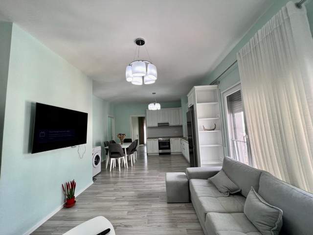 Tirane, jepet me qera apartament 2+1 Kati 8, 100 m² 600 Euro (rruga dibres)