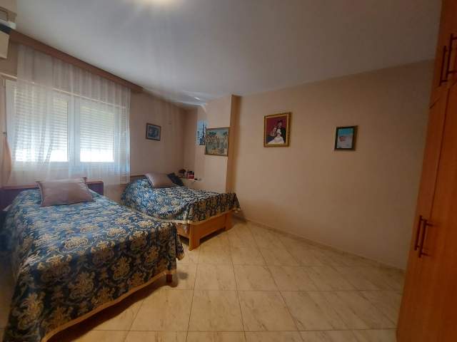 Tirane, jepet me qera apartament 2+1+BLK Kati 1, 136 m² 600 Euro (Selvia)