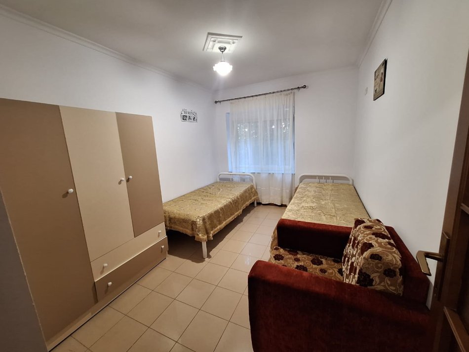 Tirane, jepet me qera apartament 2+1 Kati 2, 74 m² 470 € (Mine peza)