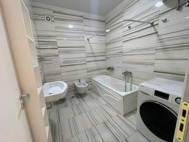 Tirane, jepet me qera apartament 2+1+BLK 131 m² 1.500 Euro (Blloku)