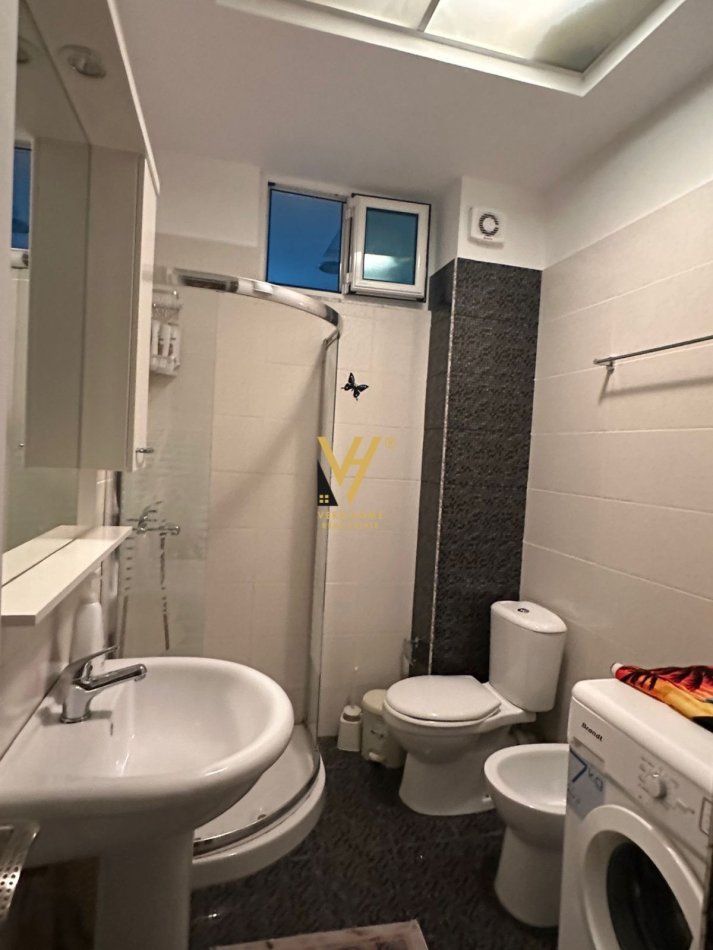Tirane, jepet me qera apartament 2+1+Ballkon Kati 2, 106 m² 650 € (LIQENI I THATE)