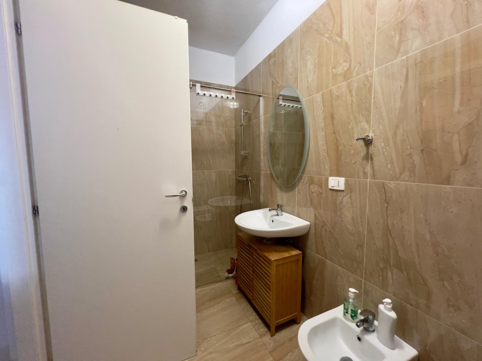 Tirane, shitet apartament 2+1+Ballkon, , 86 m2 199,000 € (Jordan Misja)